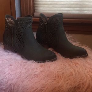 Ankle booties